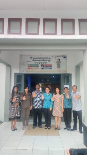 Ketua TP.PKK Kabupaten Kepulauan Aru membuka Kegiatan Sosialisasi KtP KtA TPPO ABH dan Perkawinan Anak Usia Dini